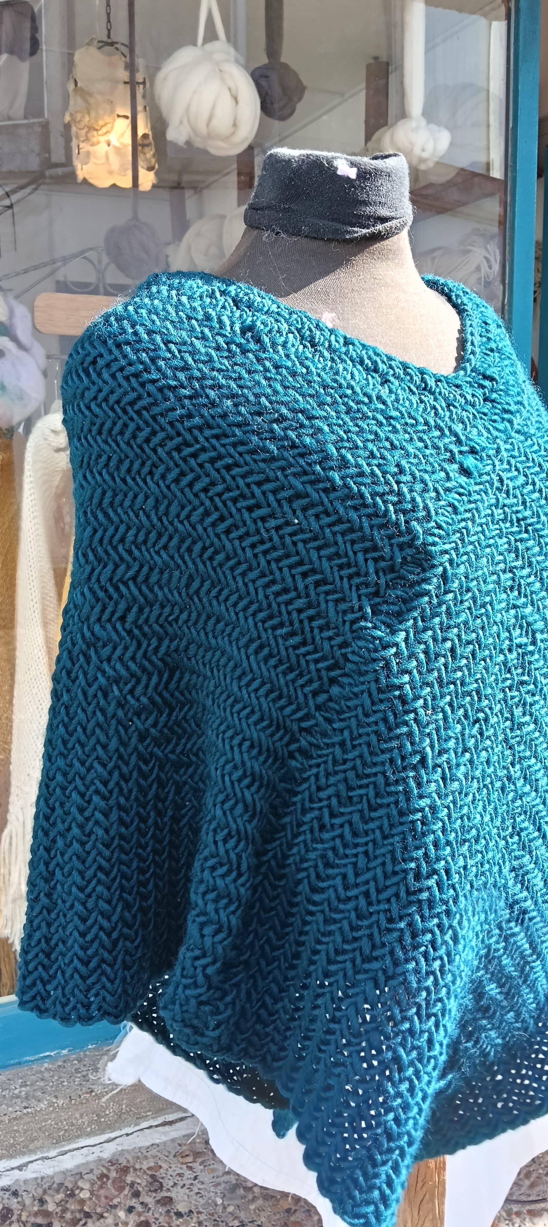 PONCHO MINIMALISTA